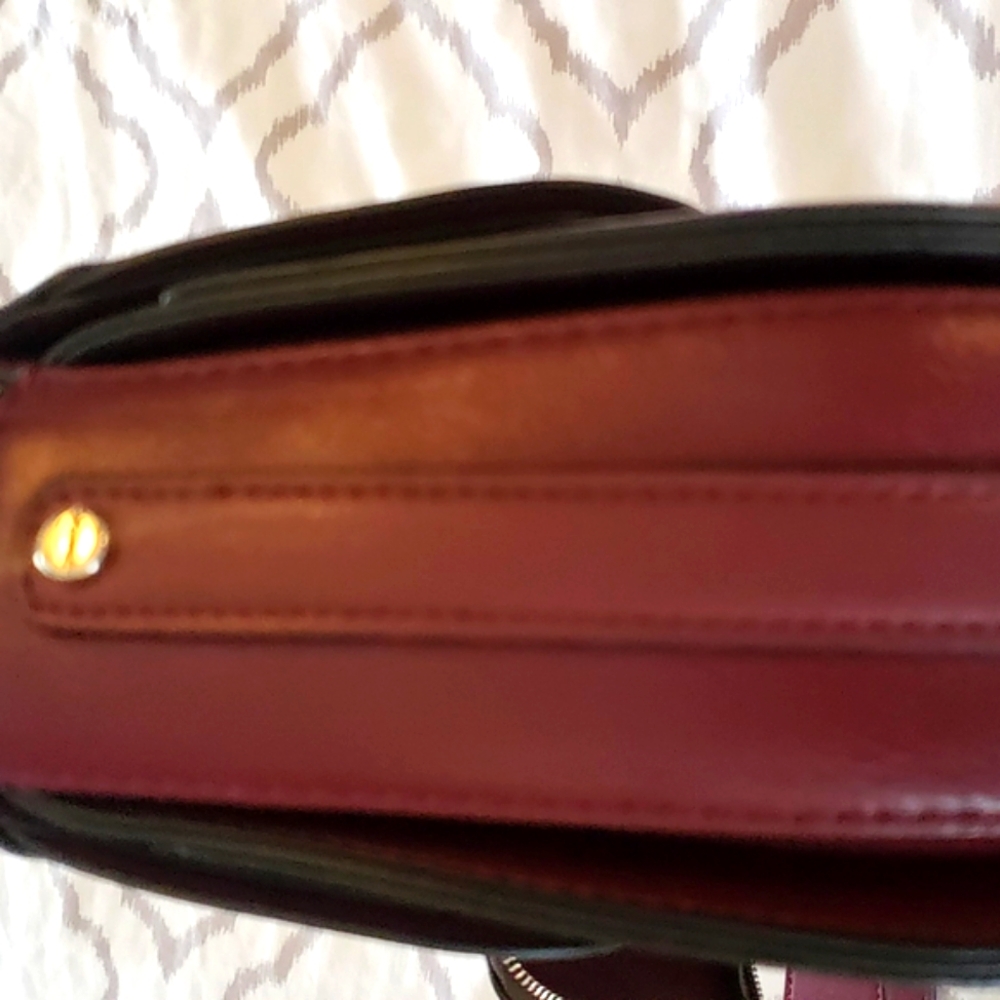 Calvin Klein Bella Adjustable Crossbody - Picture 15 of 17